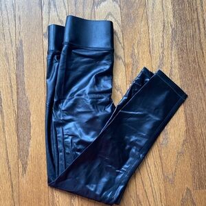 NWT Bandier All Access black shine leggings sz S